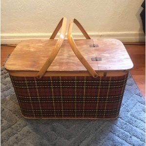 1950’s Redmon Woven Wicker And Wood Picnic Basket With Metal Handles